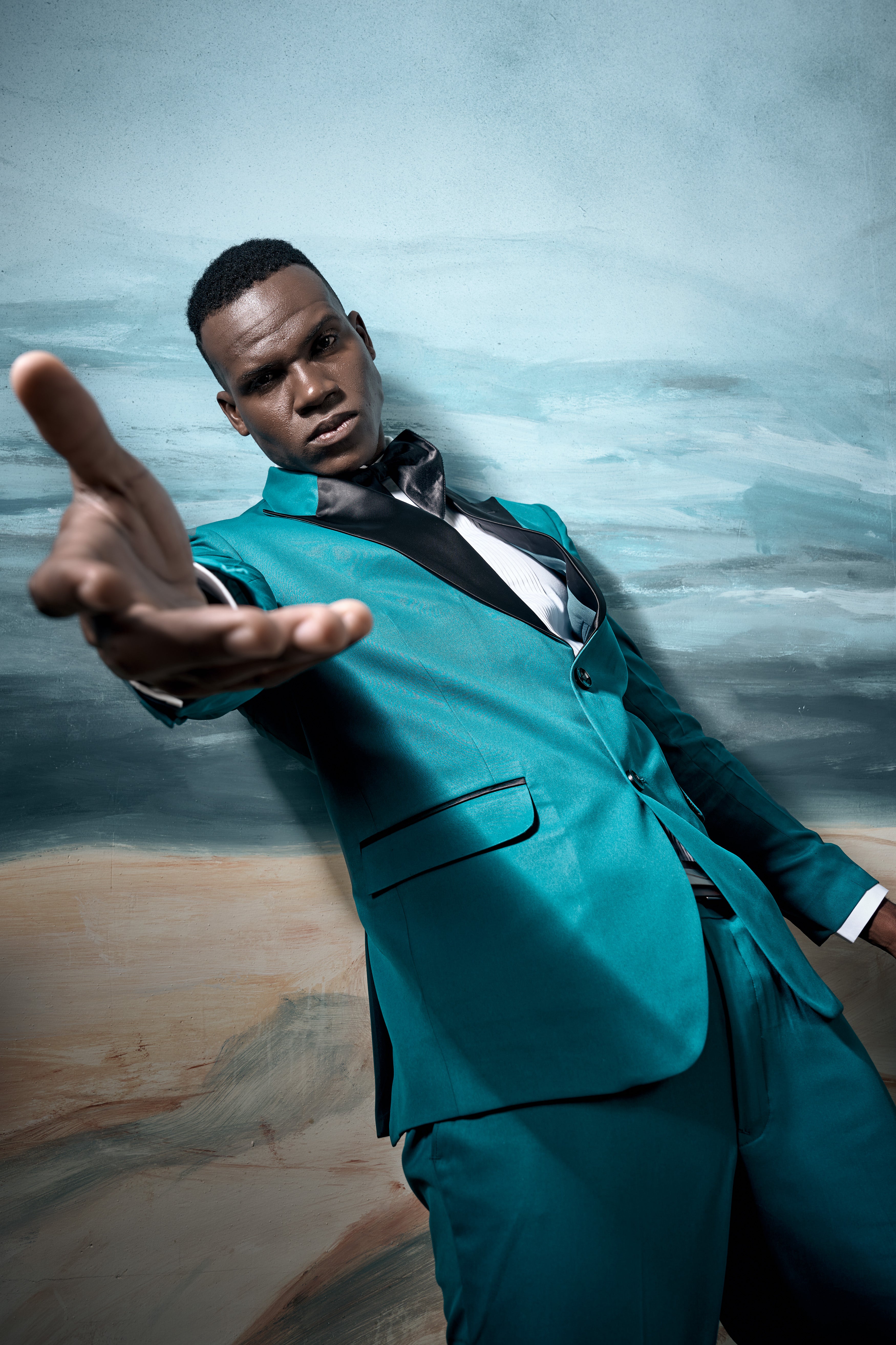 Surfie Green Plain Solid Wool Blend Peak Lapel Tuxedo Blazer