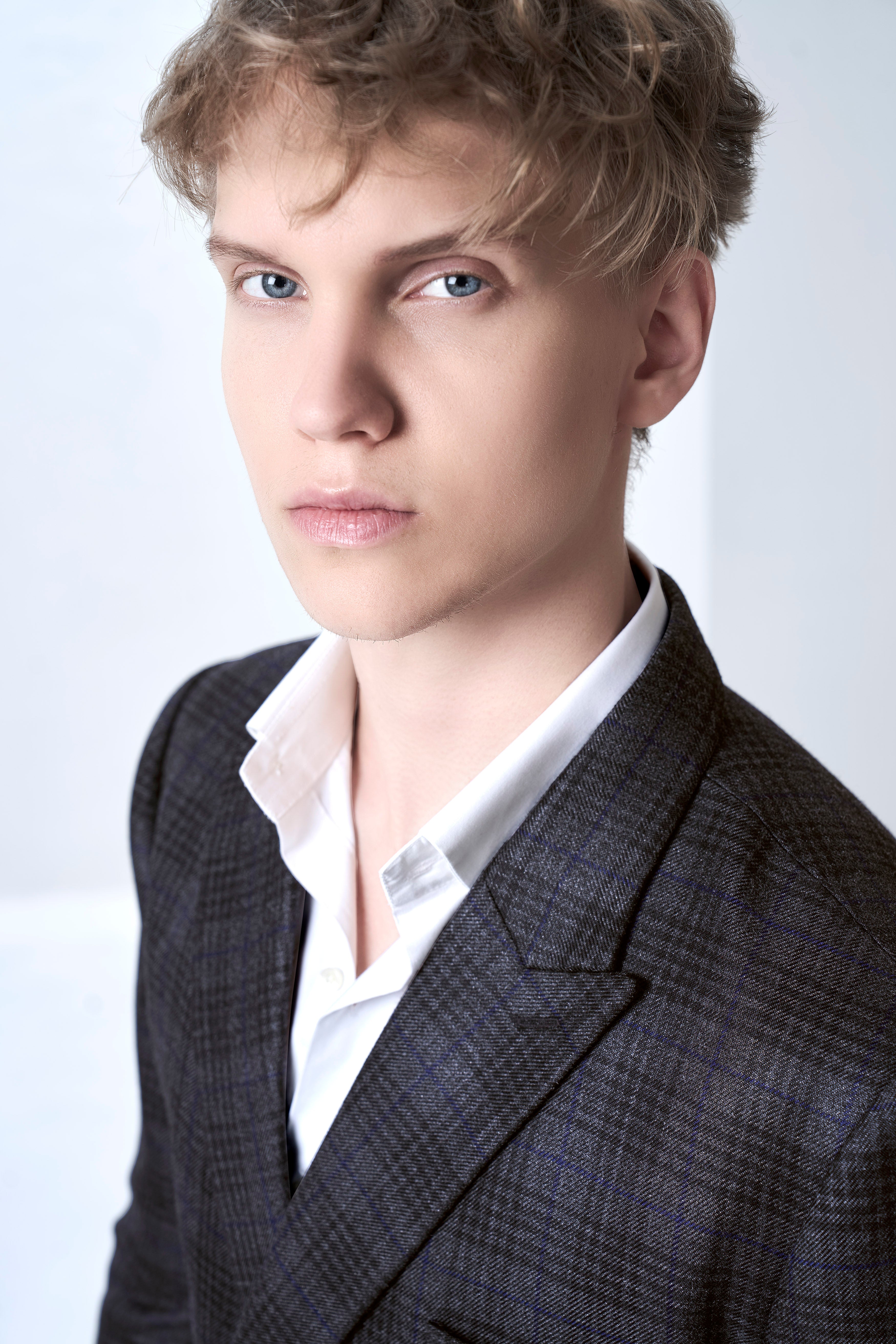 Cinerro-Shark Gray Plaid Tweed Double Breasted Suit