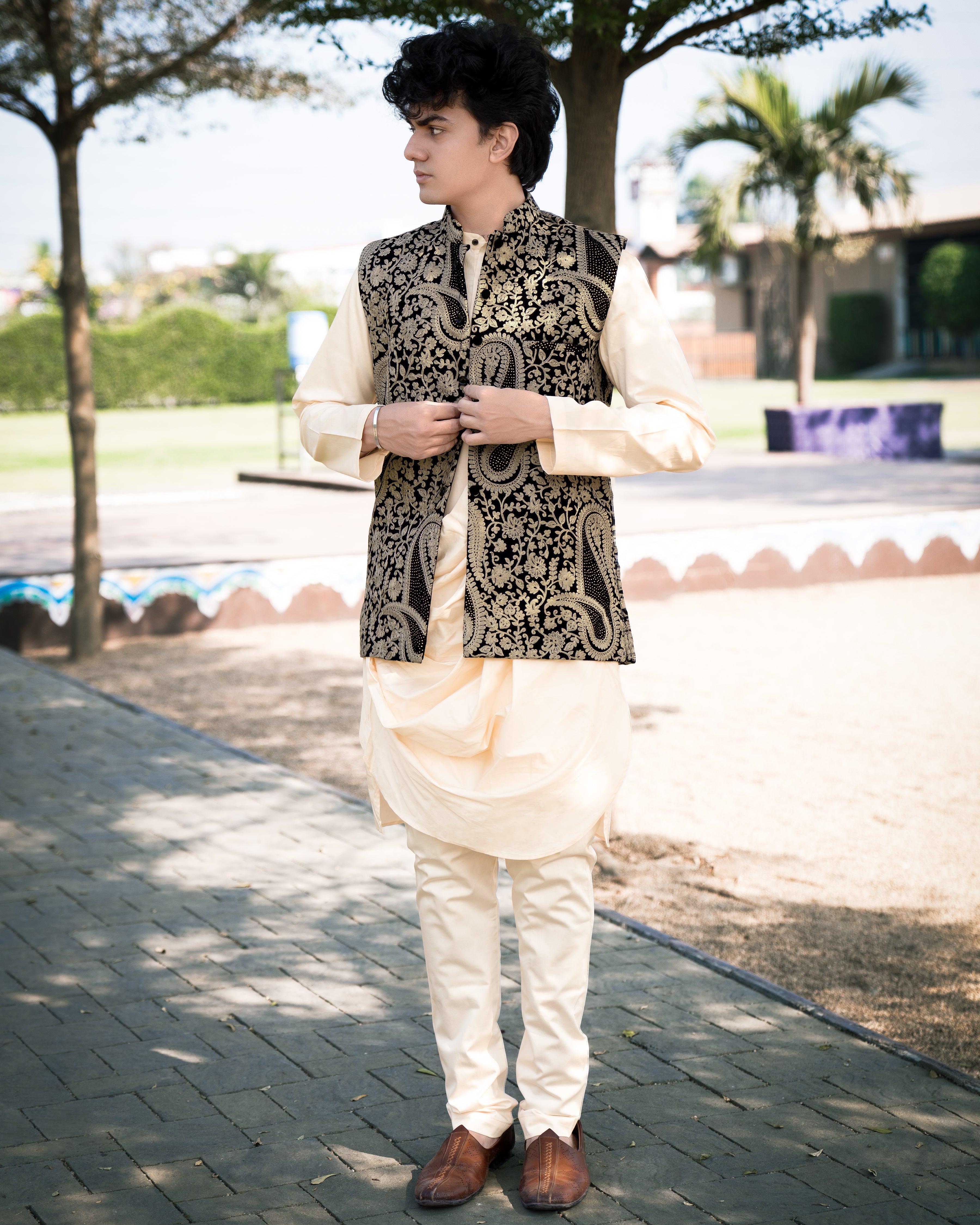 Muesli Brown and Black Velvet Sleeveless Heavy Embroidered Jacket with Draped Kurta, Pajama set SH013-SRW04-36, SH013-SRW04-38, SH013-SRW04-40, SH013-SRW04-42, SH013-SRW04-44, SH013-SRW04-46, SH013-SRW04-48, SH013-SRW04-50, SH013-SRW04-52, SH013-SRW04-54, SH013-SRW04-56, SH013-SRW04-58, SH013-SRW04-60