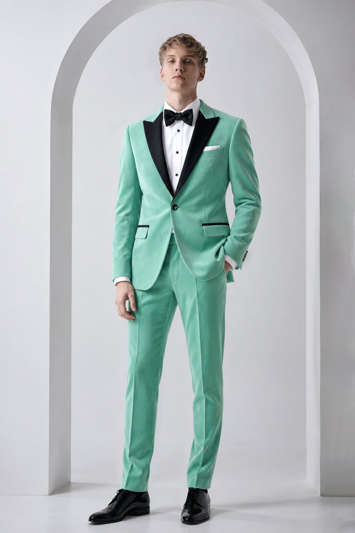 Sapphire-Cyan Blue Velvet Peak Lapel Tuxedo Blazer