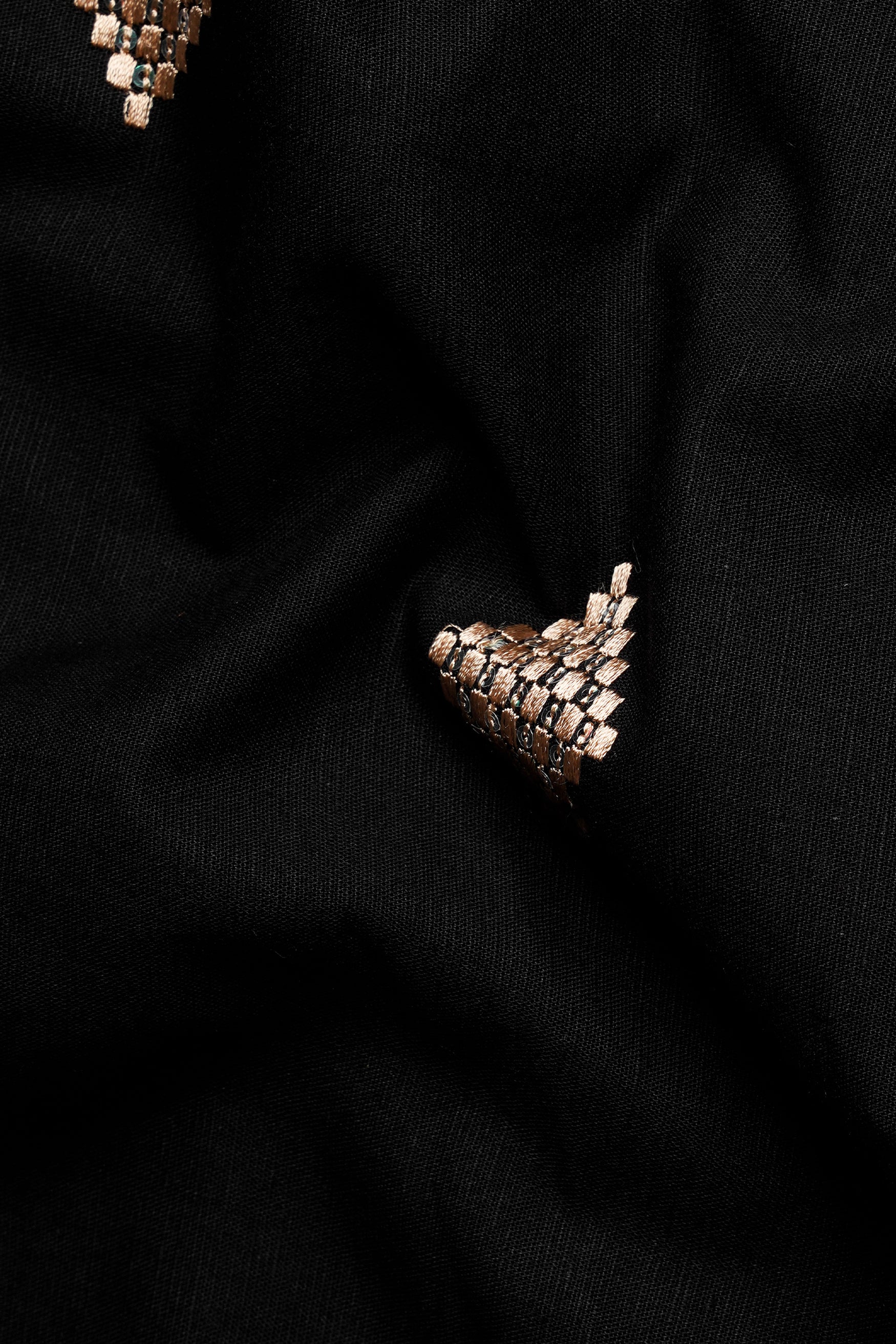 Jade Black Geometric Embroidered Luxurious Linen Designer Kurta Set