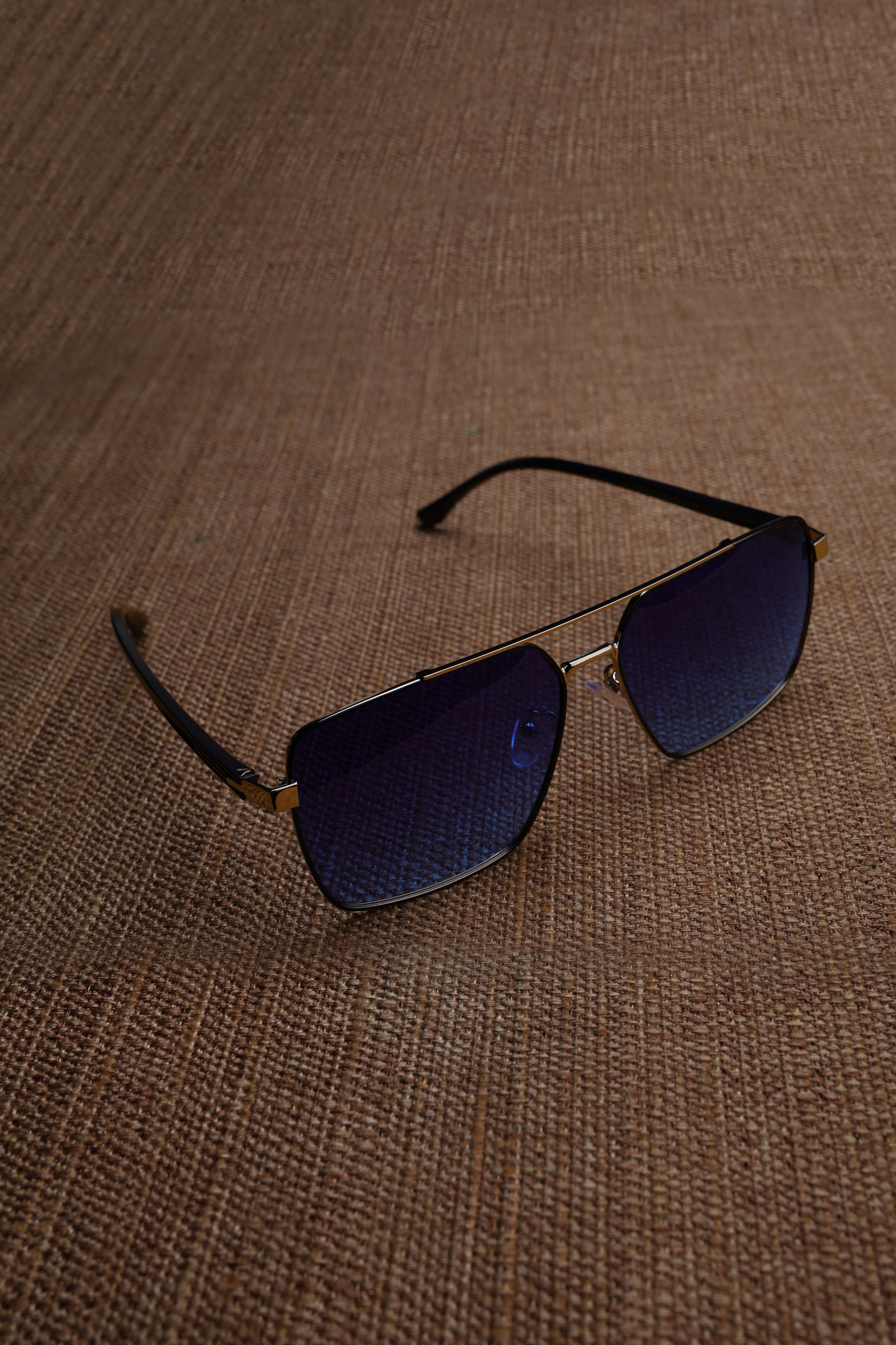 Fiorvio-Violet Mirage Blue French Crown Aviator Unisex Sunglasses