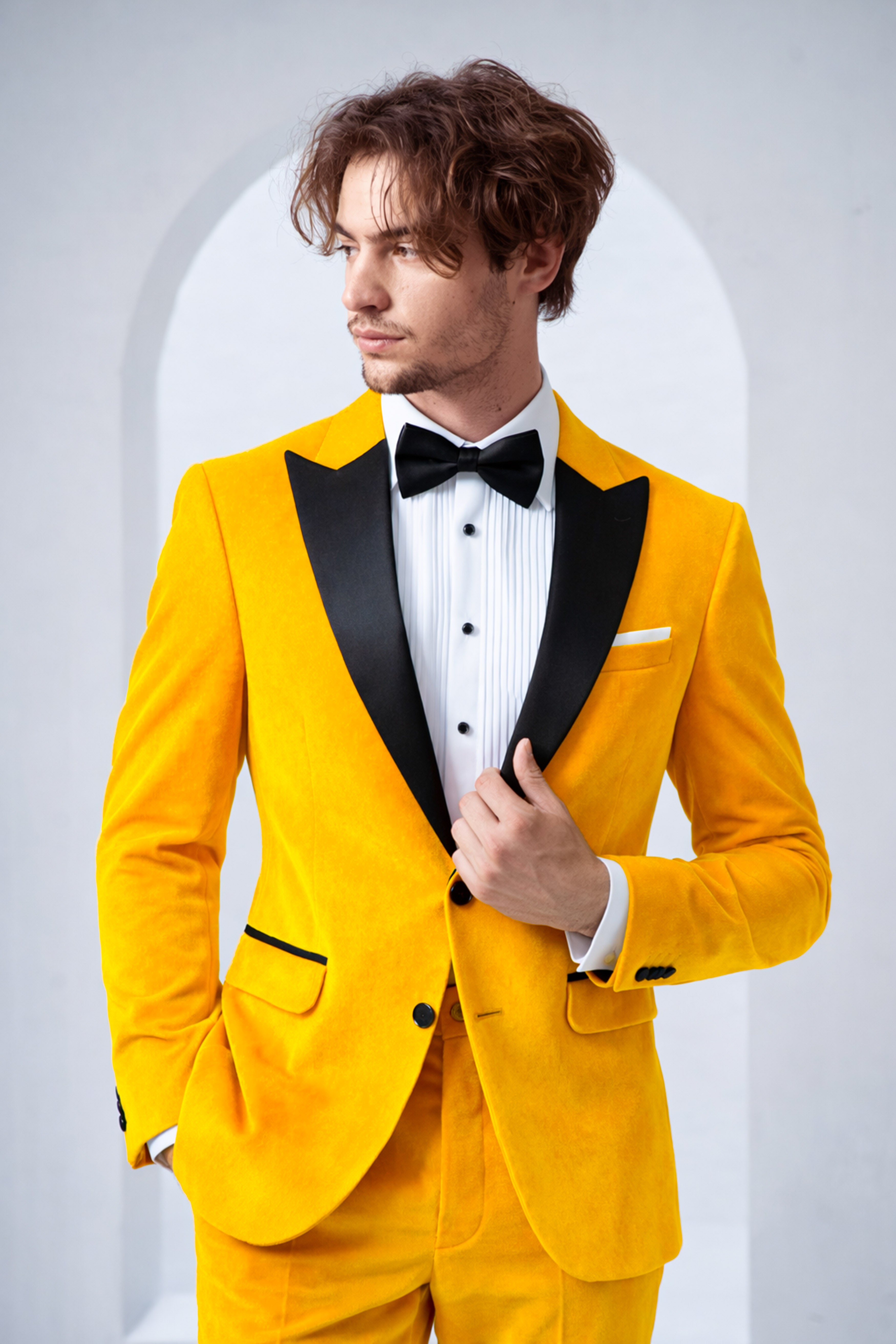 Marquis-Selective Yellow Velvet Peak Lapel Tuxedo Suit